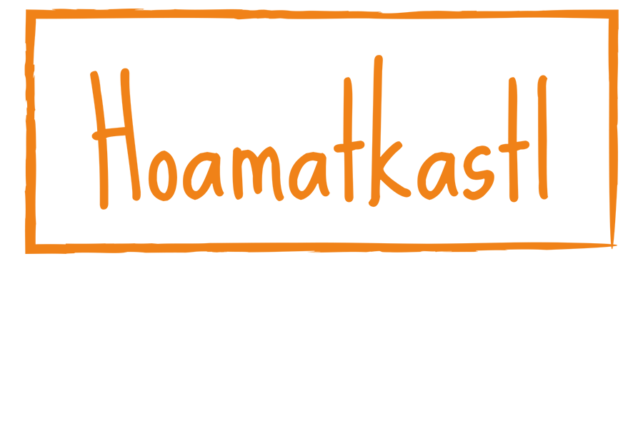 Hoamatkastl Logo Logo von "Hoamatkastl" in handschriftlicher oranger Schrift, umrandet von einem rechteckigen Rahmen.